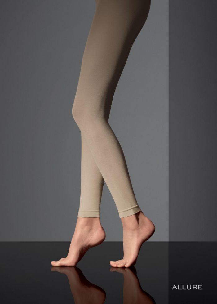 MaxMara Maxmara-ss-2011-3  SS 2011 | Pantyhose Library