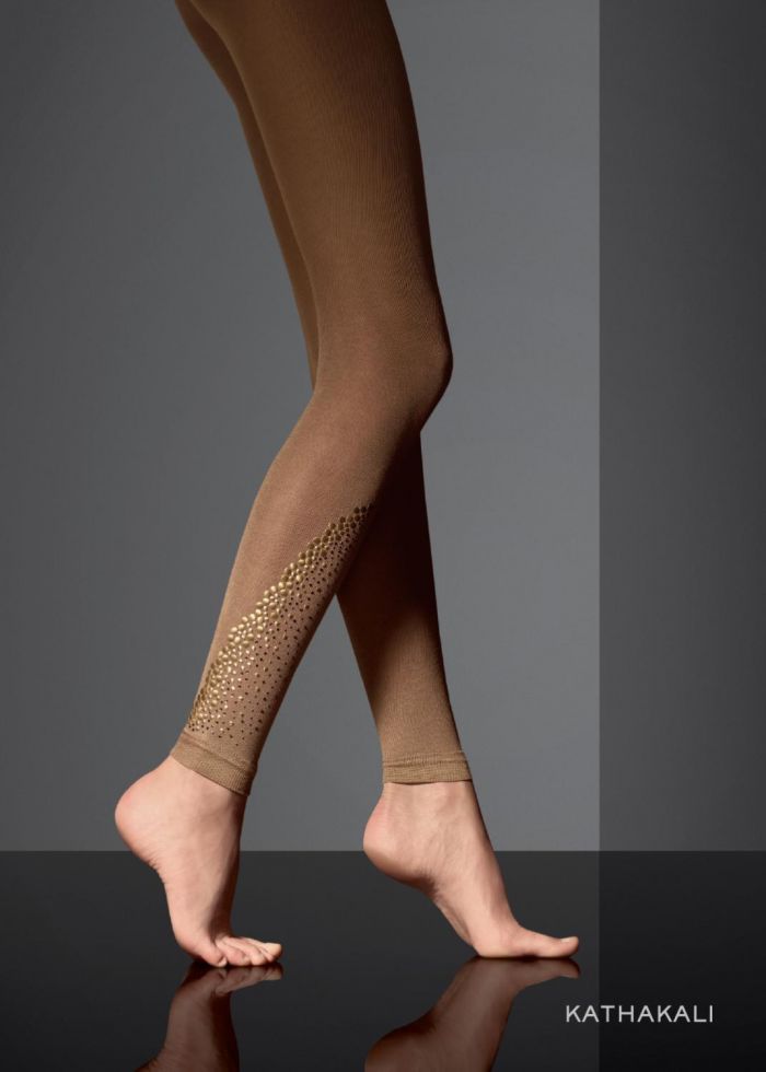 MaxMara Maxmara-ss-2011-12  SS 2011 | Pantyhose Library