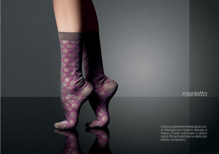 MaxMara Maxmara-ss-2009-27  SS 2009 | Pantyhose Library