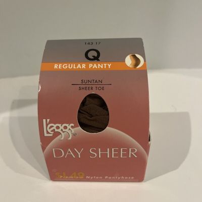 Leggs  day sheer Regular pantyhose. Sheet Toe~Q Suntan 143 17