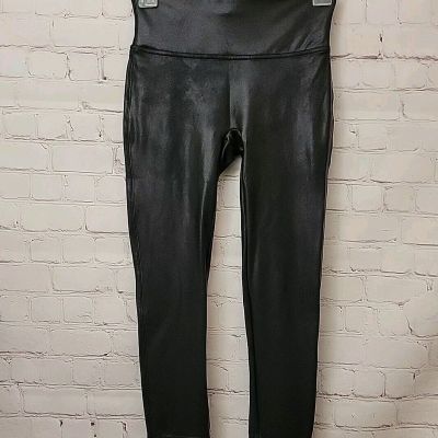 Spanx Womens Faux Leather Capri Leggings Black Size Small In Excellent Condition