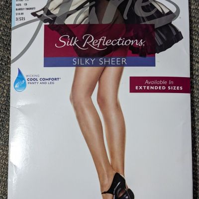 NEW Silk Reflections Silky Sheer Control Top Pantyhose Barely There Size CD 717