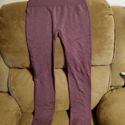 Ladies Fashion Nova Leggings Pre-owned. sz. S/M