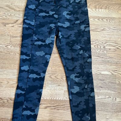 Cabi Style# 3931 Leggings ATC Black Gray Camo High Rise Pockets Size Large