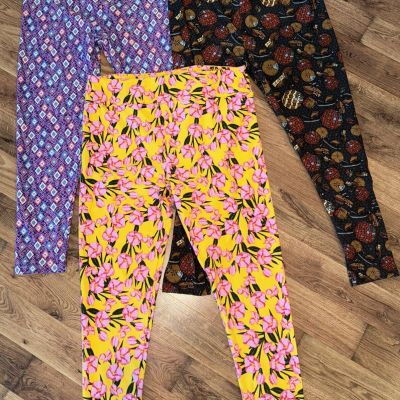 LuLaRoe TC2 Leggings (3) Pair Plus Size Tall & Curvy 2 Flowers, Pies, Purple