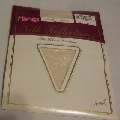 1 Hanes Silk Reflections Silky Control top Sandalfoot pantyhose C-D Pearl nylons