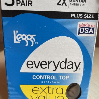 QUEEN SIZE LEGGS EVERYDAY Control Top Hose 3 Pair Suntan Plus Size (2X)