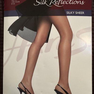 Hanes Silk Reflections Pantyhose Silky Sheer Little Color 717, Size CD