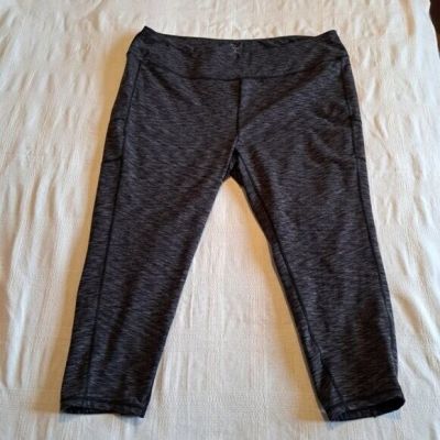 Torrid Active women's size 5 gray workout pants leggings lattice bottom, cropped