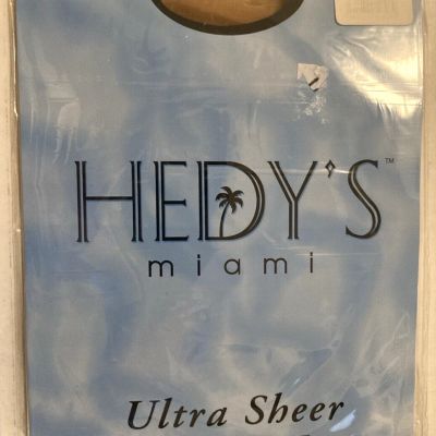 Hedys Miami Ultra Sheer Pantyhose # 510. Beige, Size Small. New Old Stock. PH-14