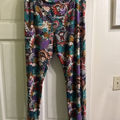 LuLaRoe Print Leggings Multicolor Size Tall And Curvy (12-18)