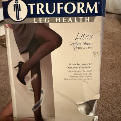 Truform Sheer Mild Compression Pantyhose, 8-15 mmHg, Shaping Tights, Black, QP