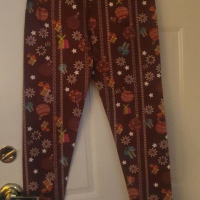 Burgundy leggings w/ X-mas Ornaments Sz 2xl - 3xl extra plus GUC