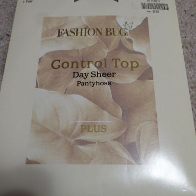 Fashion Bug Day Sheer 1X -2X Day Sheer Sandalfoot Pantyhose, Soft Beige