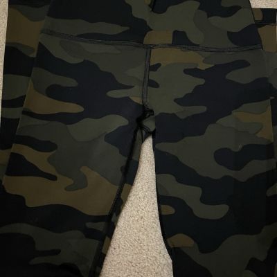 VS PINK Camo ultimate leggings Size Small