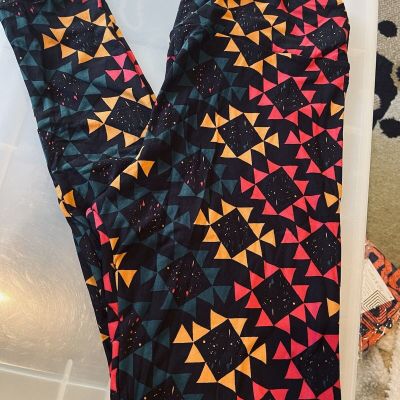 Tall & Curvy LuLaRoe TC Plus Size Leggings Cute Soft Stretch Yoga Triangles NWT