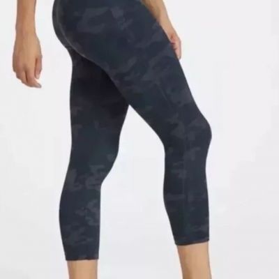 Spanx Leggings Womens Small petite Black Camo Look At Me Now Seamless Shapewear