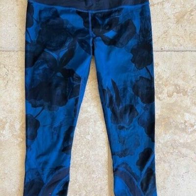 LULULEMON blue legging pants size 6 floral