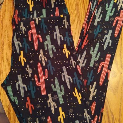 Lularoe Christmas Leggings NWOT 2018 Merry And Bright OS Saguaros Cactus