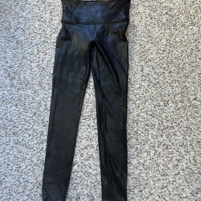 Spanx Faux Leather Leggings Womens Medium Mid Rise Stretch Shaping Black