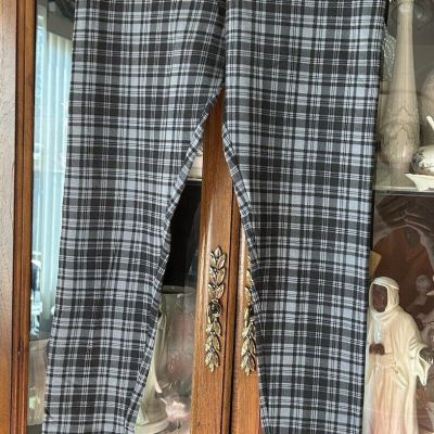 Aeropostale Black/Gray Plaid Stretch Leggings Size M