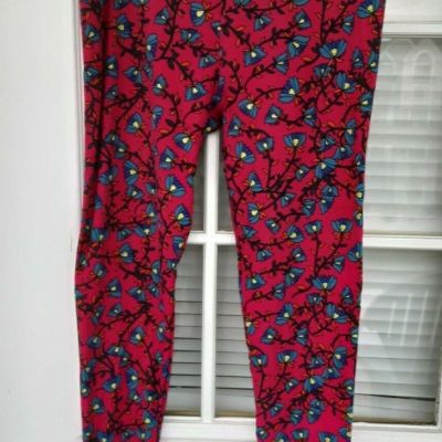 NEW LuLaRoe Leggings Tall and Curvy TC Bright Pink with Blue Floral Print