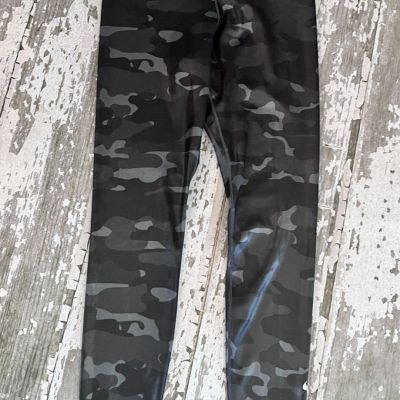 NWT NIKE ONE Dri-Fit Camo Tight Fit Full Length Mi Rise Leggings Pants Medium M