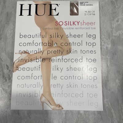 HUE So Silky Sheer Control Top pantyhose size 4  Natural 10762