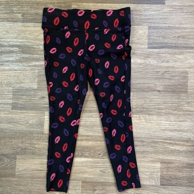 WOMEN'S TORRID PIXIE LEGGINGS SIZE 00R BLACK KISSING LIPS DESIGN PRE-OWNED