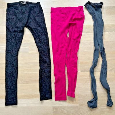 Lot of 3 leggings: fuchsia, black lace, gray cable - size S