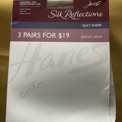 Hanes Silk Reflections 3 PRs Box Size EF Barely There Silky Sheer NIB