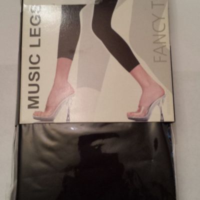 TIGHTS - FANCY BLACK CAPRI - FOOTLESS -  5'-5'10