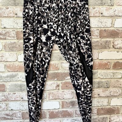 Cut The Frills Women’s Size Large Animal Print Leggings