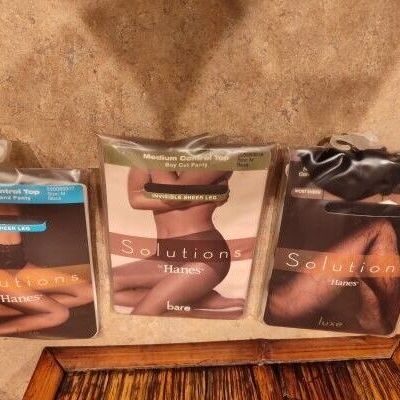 Vintage lot of 3 Hanes Solutions Women's Medium Control Top Hosiery