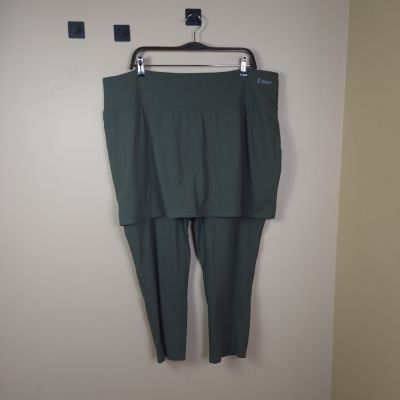 zuda Petite Z-Move Cropped Skirted Legging in Green Size 2XP