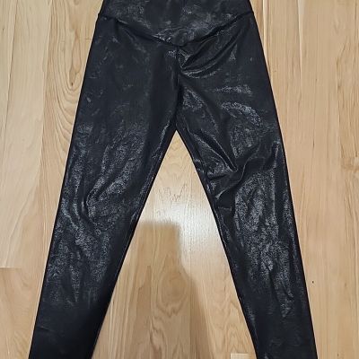 AERIE Offline Faux Leather Crackle Legging Black Size Large Euc