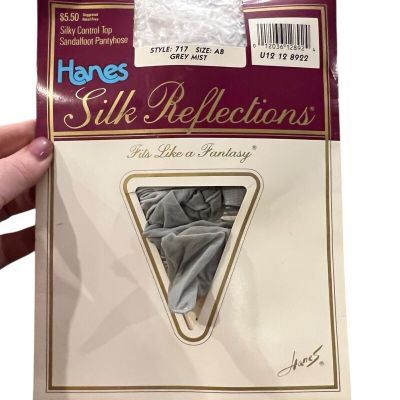 Hanes Silk Reflections Pantyhose Control Top Sandalfoot 717 AB Grey Mist 1989