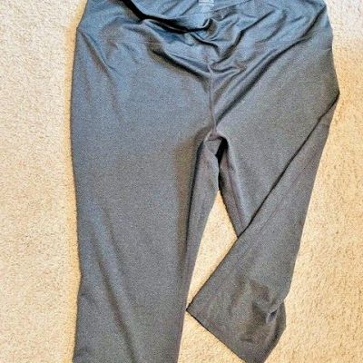 NWOT Woman's Reebok Gray Athletic Yoga Pants Cropped Capri Leggings Size 3XL