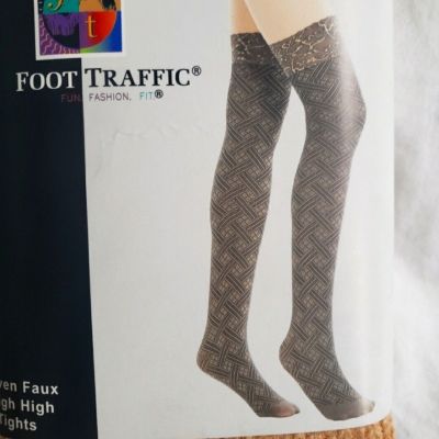 Foot Traffic Tights NIP