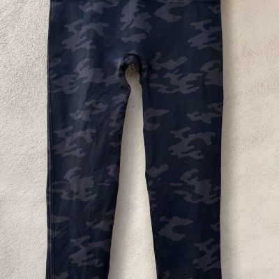 SPANX Look At Me Now Leggings In Charcoal Gray Blue Green Camo Size Large