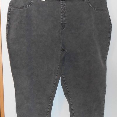 WOMEN'S TERRA & SKY BLACK ACID WASH CAPRI JEGGINGS - SIZE 4XLARGE (28W-30W) PLUS