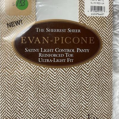 (153)  Evan Picone  pantyhose Paris white slim/medium