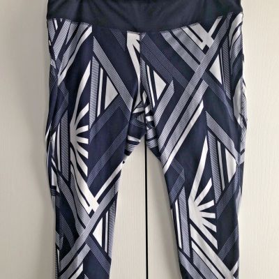 Cato Women's Plus Navy/White Print Cropped Leggings Size 22/24W  Stretch