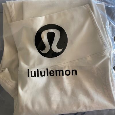 Lululemon  Pant Leggings Size 12 New . Cream