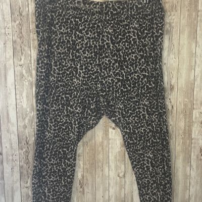 Old Navy Women’s Black & White Animal Print Carpi Leggings Plus Size 2X