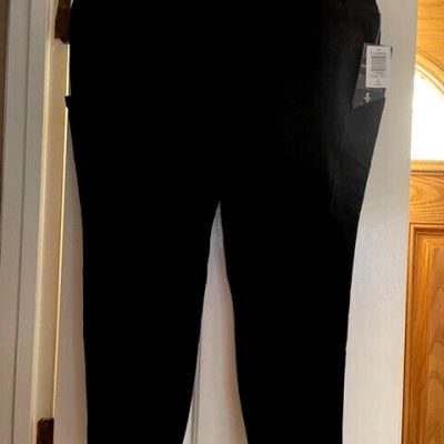 TORRID LEGGING BLACK CAPRI SIZE 3 WITH POCKET