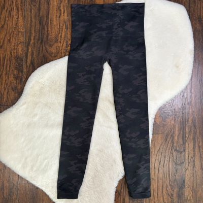 Spanx Seamless Leggings XL Gray Camo Shaping