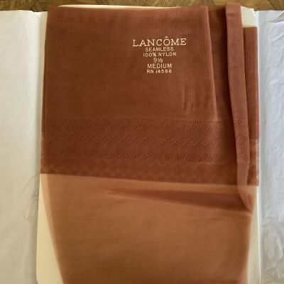 1 PR LANCÔME SHEER SHINY FASHION NYLON STOCKINGS NO SEAM SIZE 9 1/2 NEVER WORN