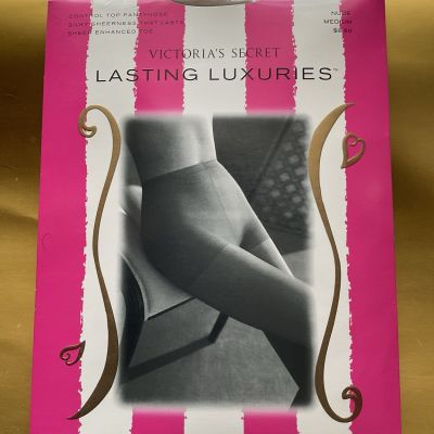 Victoria Secret Lasting Luxuries Sz. Medium Nude New