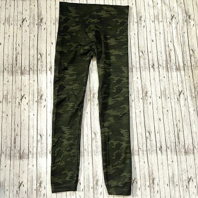 Spanx Look At Me Now Leggings Size 1X Green Camo Print Seamless Tummy Control